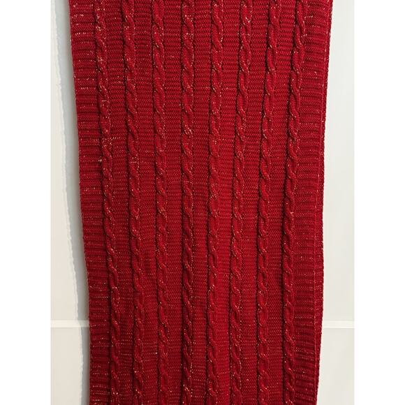 Max Studio Home Table Runner Red Cable Knit 16” X 90” Christmas Valentine NWT - Picture 7 of 7